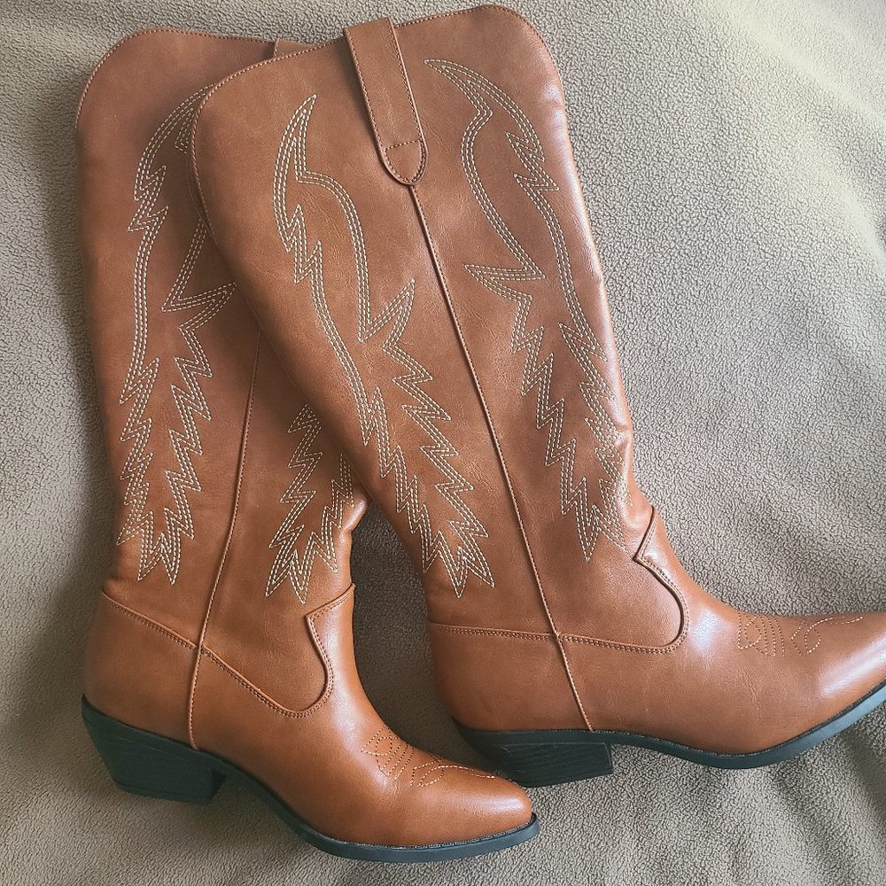Long beautiful Cowgirl boots Coconut